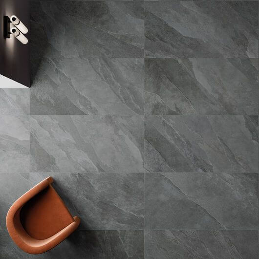 Marmor-Detailaufnahme mit ruhiger Maserung — Materialbeispiel aus der Kuration